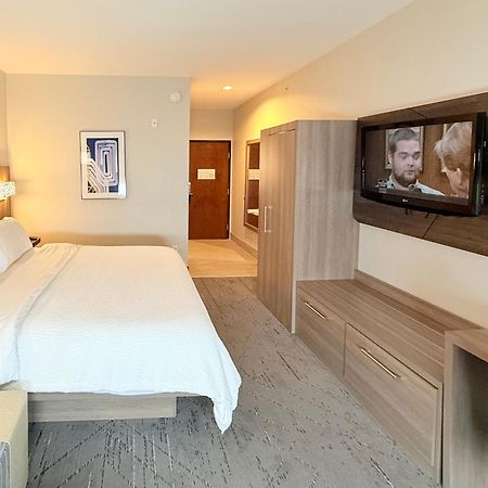 Holiday Inn Express Kenedy By Ihg Buitenkant foto
