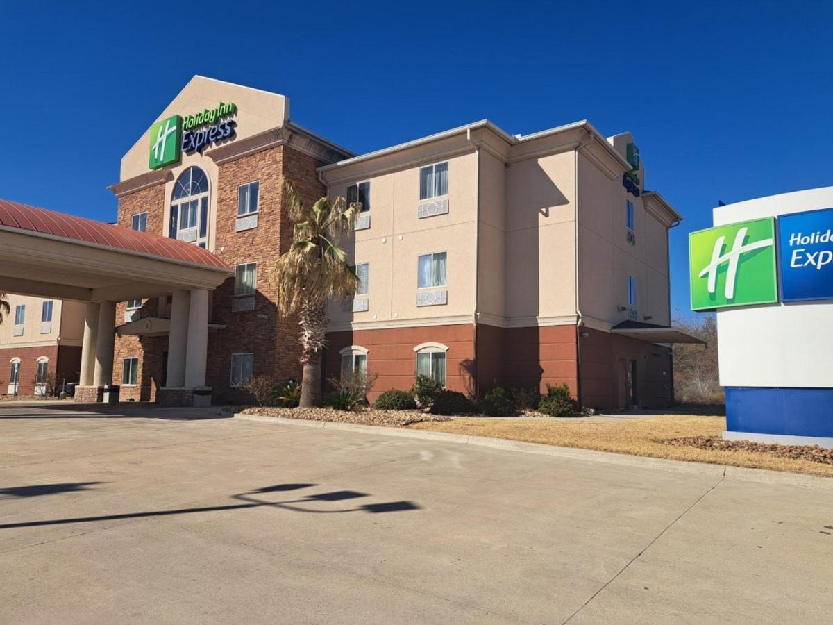Holiday Inn Express Kenedy By Ihg Buitenkant foto
