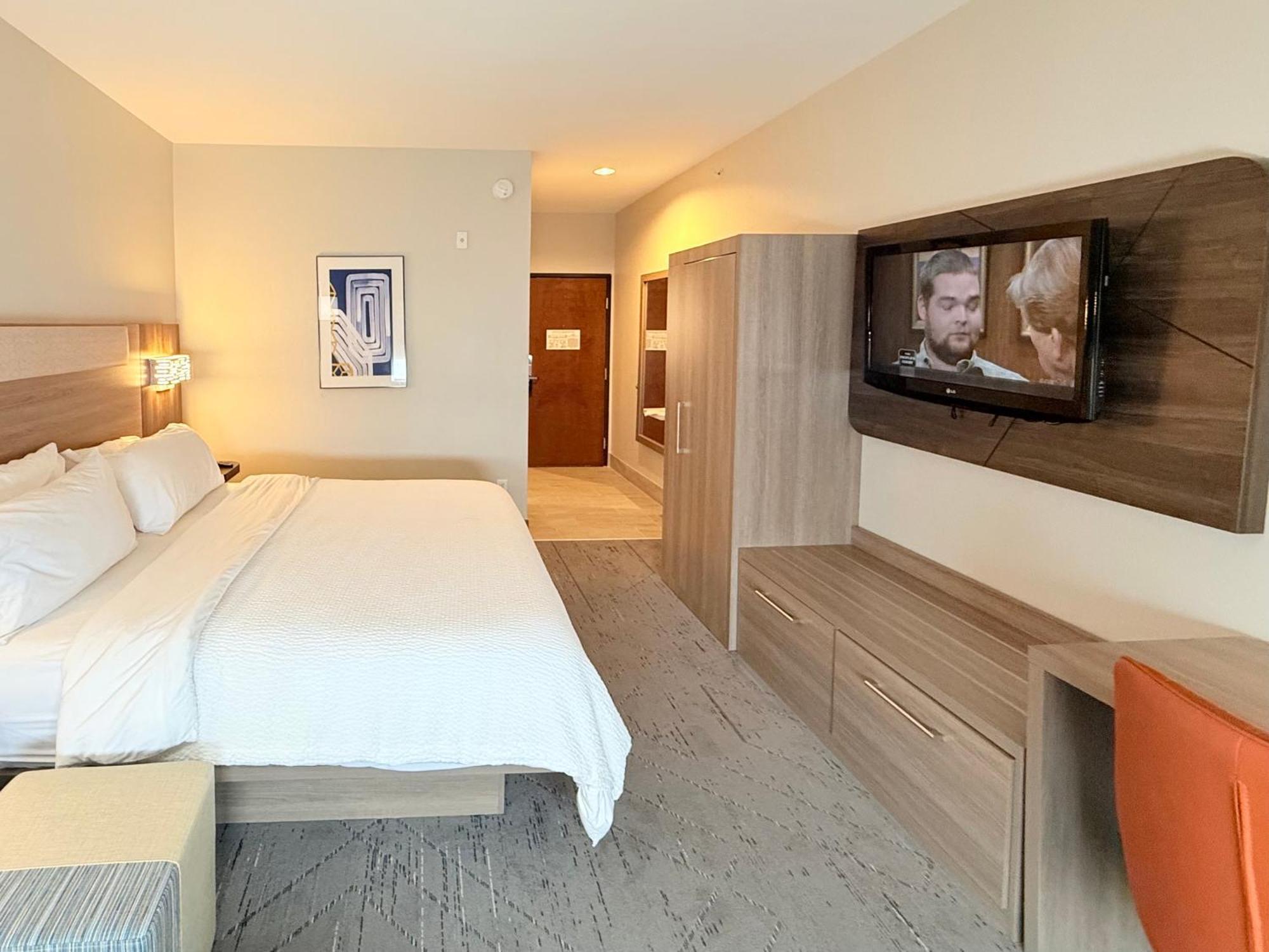 Holiday Inn Express Kenedy By Ihg Buitenkant foto