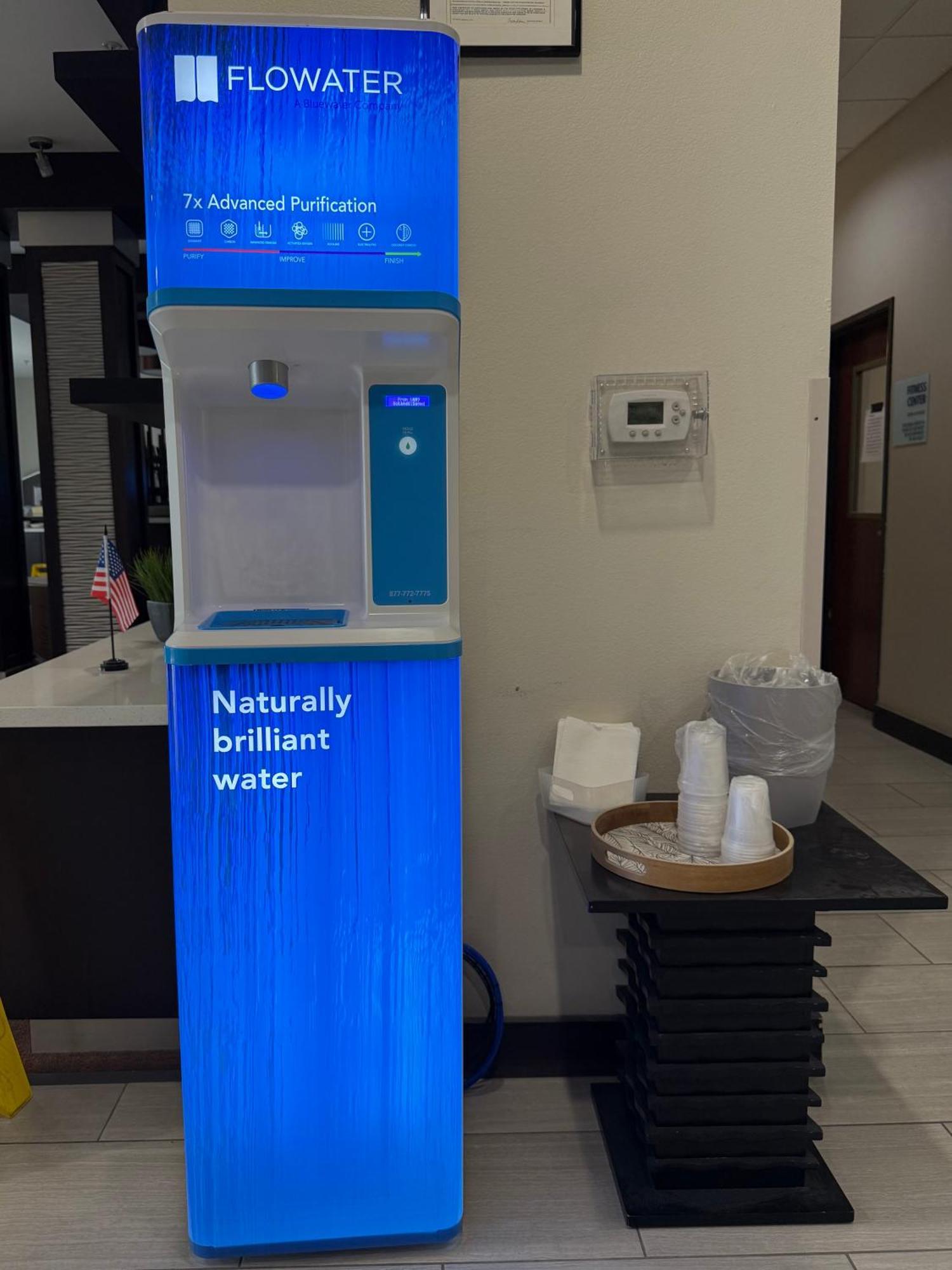 Holiday Inn Express Kenedy By Ihg Buitenkant foto