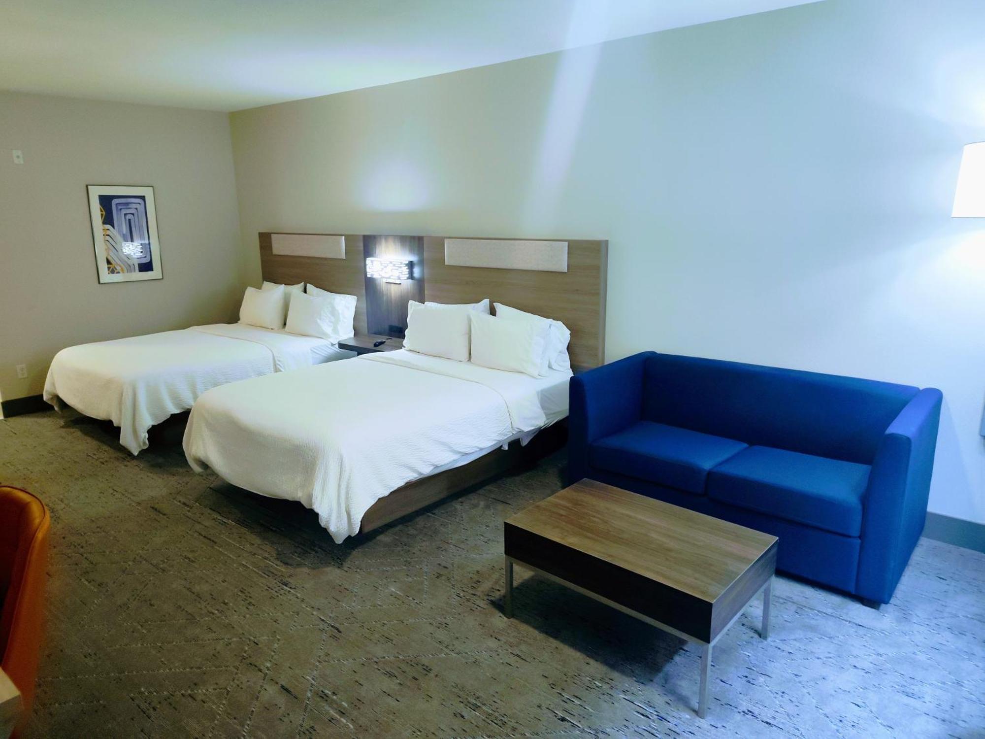 Holiday Inn Express Kenedy By Ihg Buitenkant foto