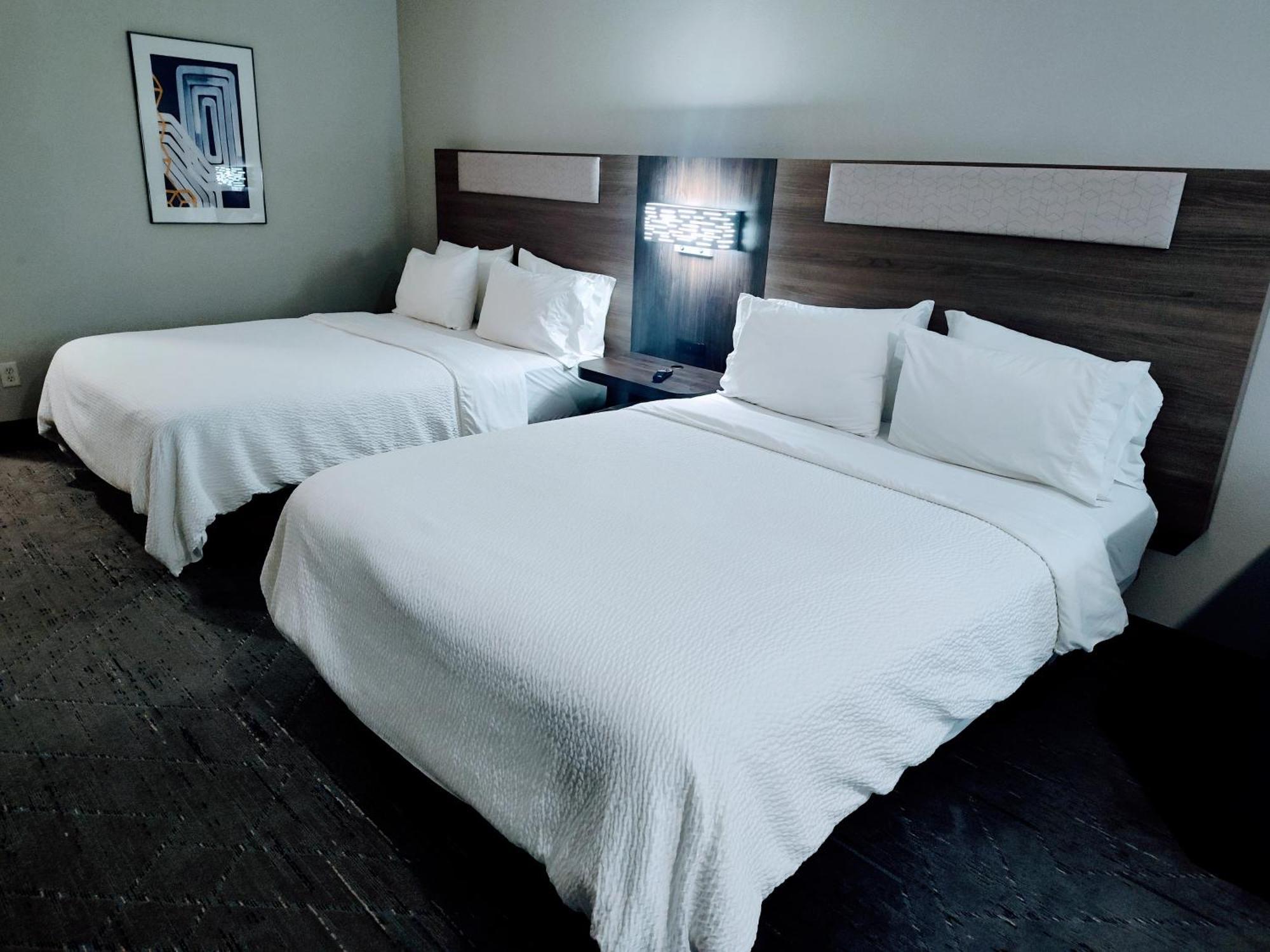 Holiday Inn Express Kenedy By Ihg Buitenkant foto